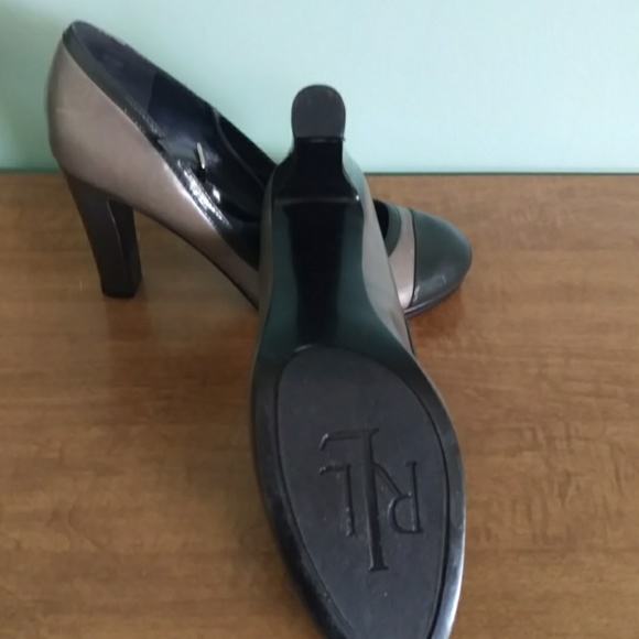 Heels - Picture 5 of 7